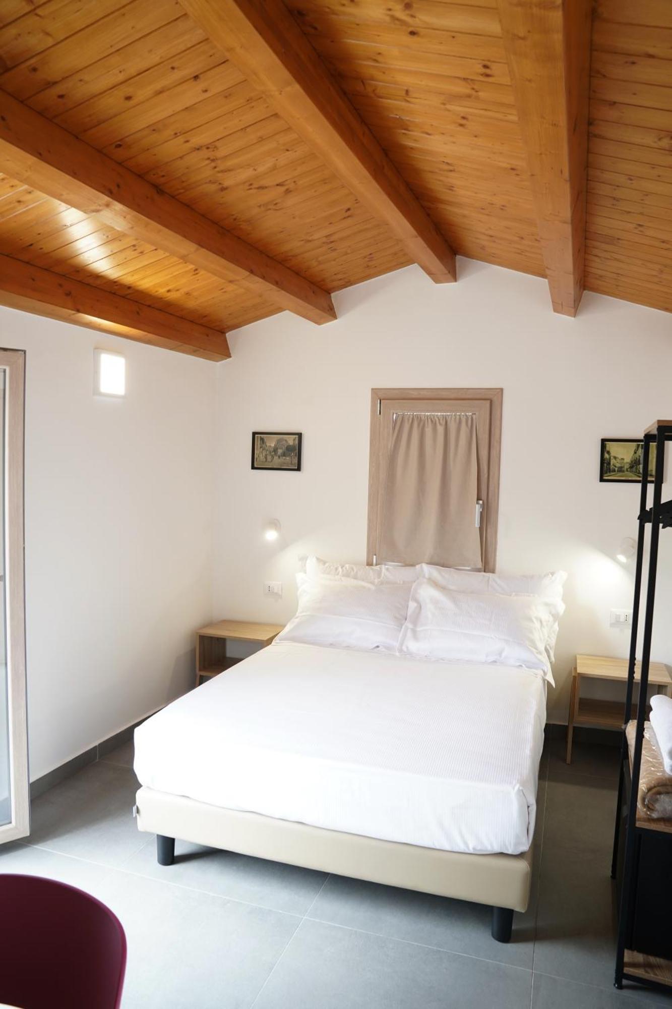 Ducas Rooms And Suite Ласкари Екстериор снимка