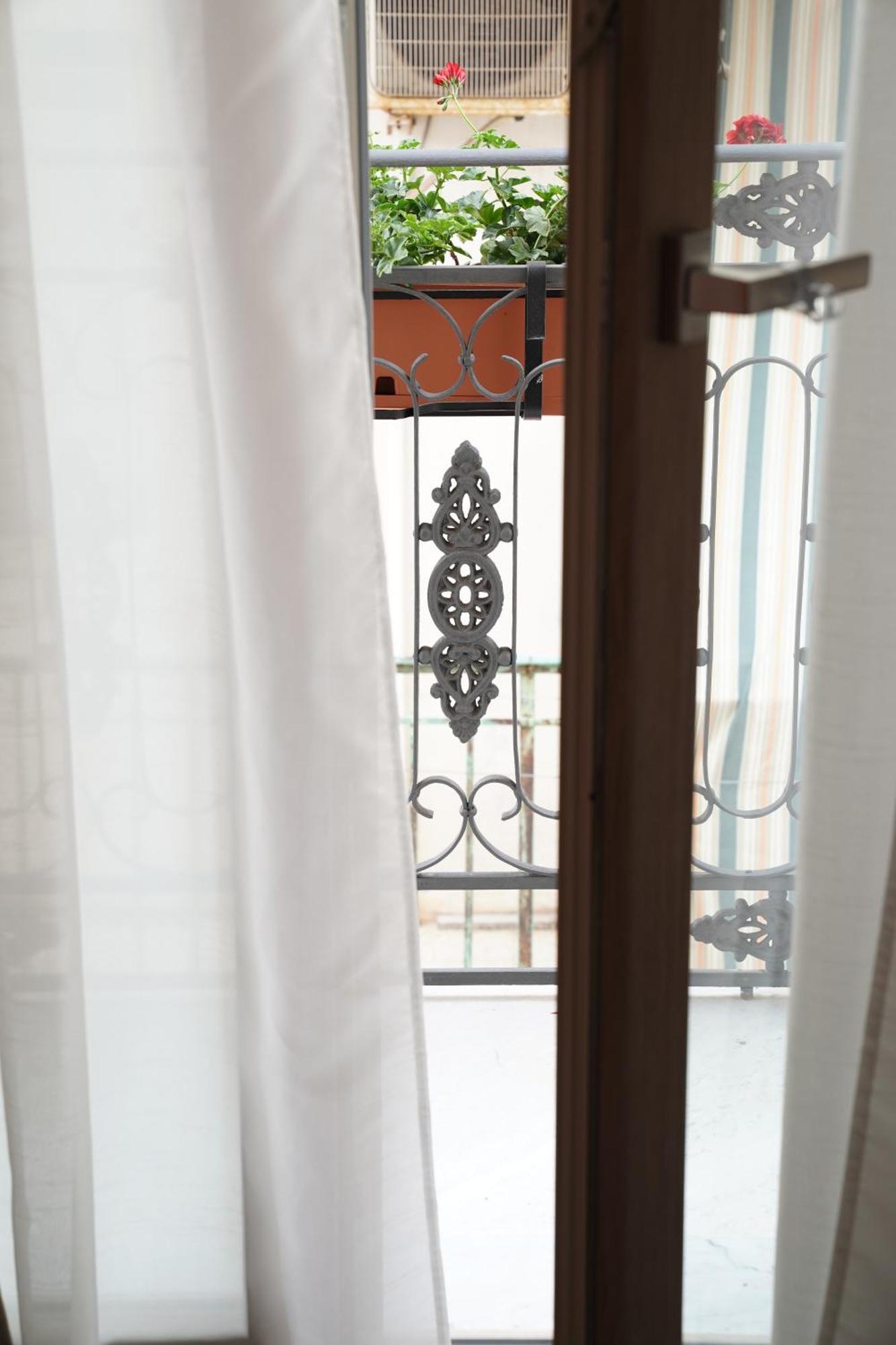 Ducas Rooms And Suite Ласкари Екстериор снимка