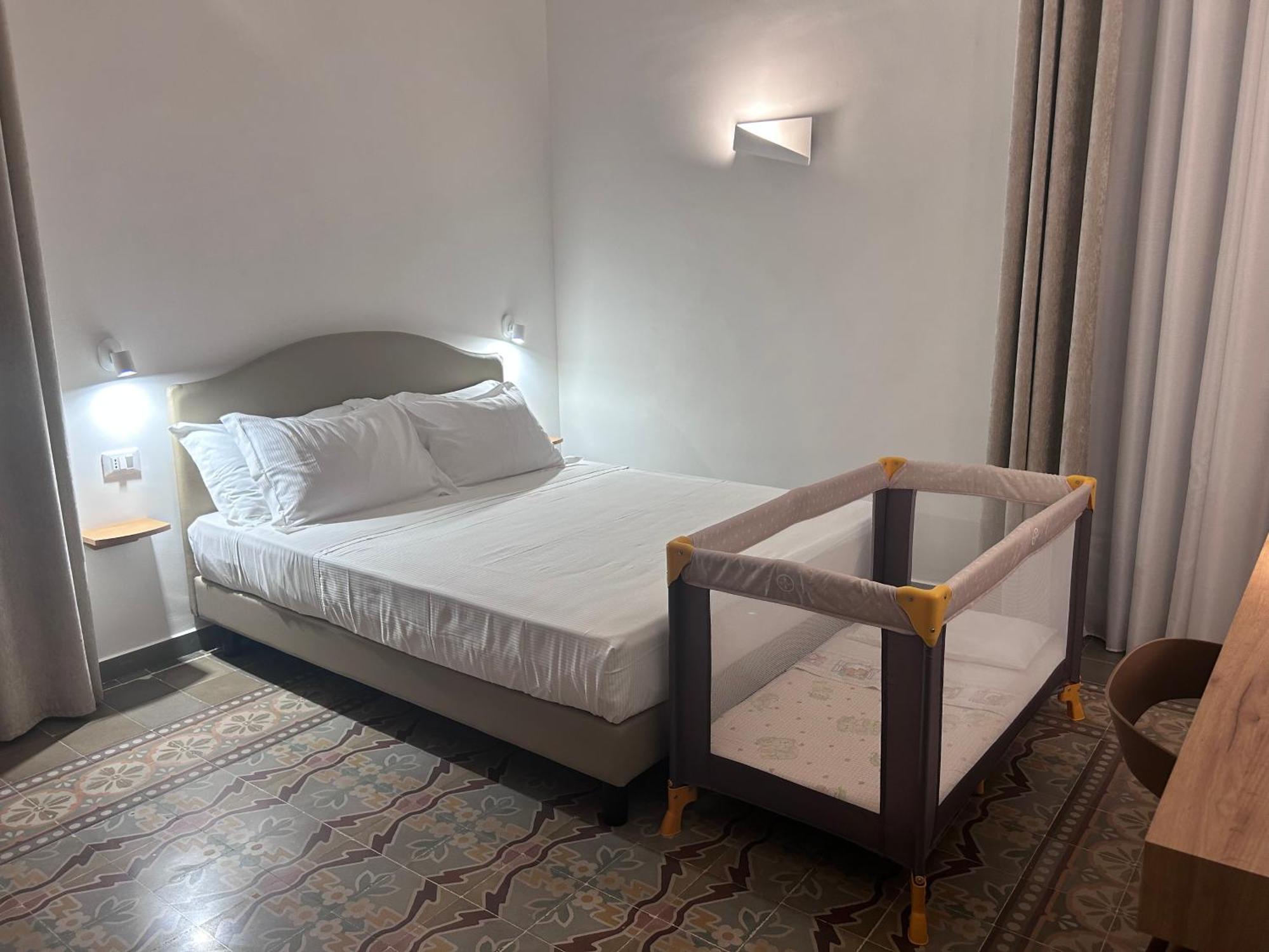 Ducas Rooms And Suite Ласкари Екстериор снимка