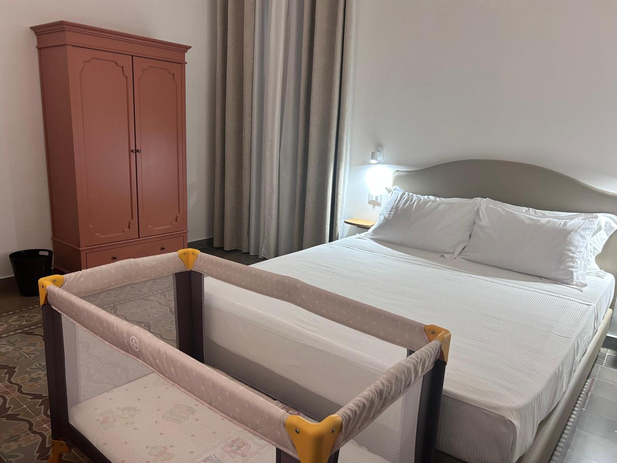 Ducas Rooms And Suite Ласкари Екстериор снимка
